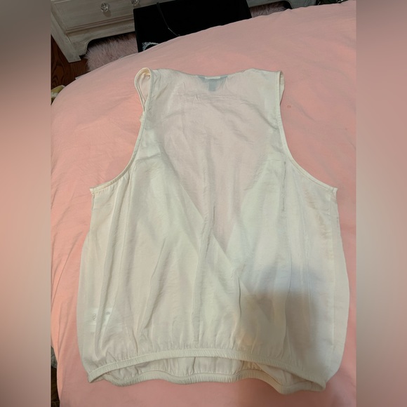 Tops - Picture 2 of 3